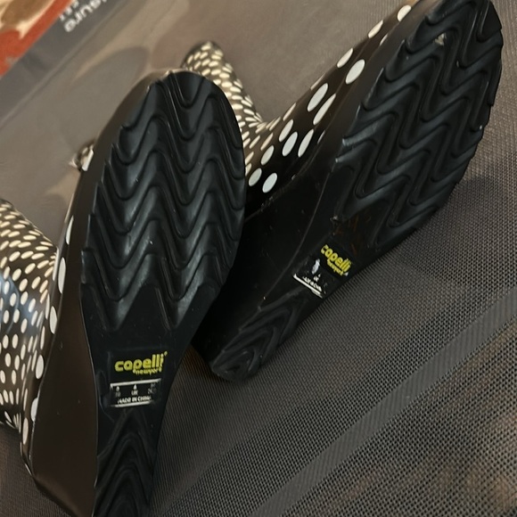 Capelli of New York Adorable Black and White Polka Dot Rain Boots - Size 8 GUC - Picture 5 of 13